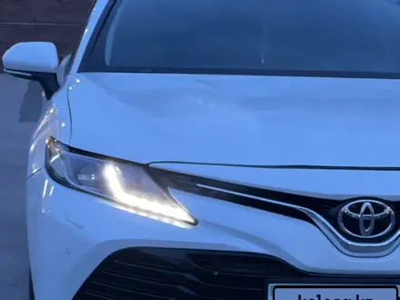 Toyota Camry 2020 года за 13 500 000 тг. в Алматы – фото 20