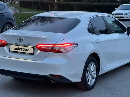 Toyota Camry 2020 года за 13 500 000 тг. в Алматы – фото 22