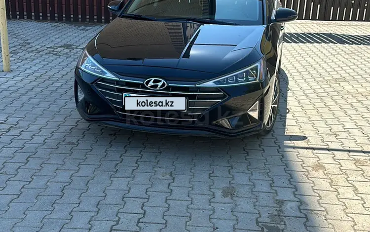 Hyundai Elantra 2019 года за 9 500 000 тг. в Уральск