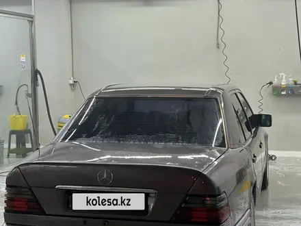 Mercedes-Benz E 250 1995 года за 2 500 000 тг. в Караганда – фото 8