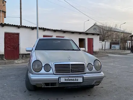 Mercedes-Benz E 320 1996 годаүшін3 200 000 тг. в Туркестан – фото 3