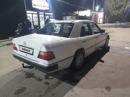 Mercedes-Benz E 230 1991 года за 1 650 000 тг. в Алматы – фото 4