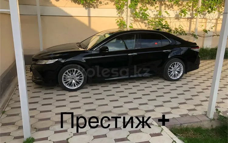 Toyota Camry 2018 года за 14 000 000 тг. в Шымкент