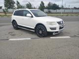 Volkswagen Touareg 2008 годаүшін9 900 000 тг. в Костанай – фото 2