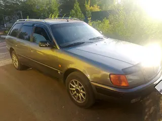 Audi 100