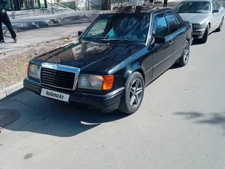 Mercedes-Benz E 230 1992 года за 2 500 000 тг. в Павлодар – фото 4