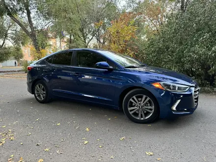 Hyundai Elantra 2018 года за 4 700 000 тг. в Уральск – фото 3