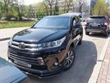 Toyota Highlander 2017 года за 18 300 000 тг. в Алматы – фото 3