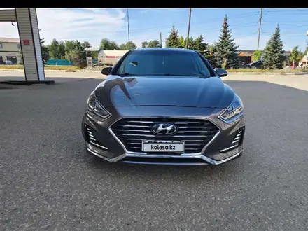 Hyundai Sonata 2019 года за 6 000 000 тг. в Актобе – фото 3