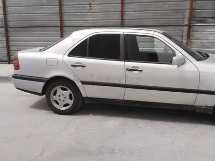 Mercedes-Benz C 200 1994 года за 1 100 000 тг. в Алматы