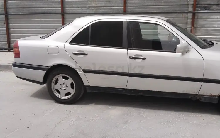 Mercedes-Benz C 200 1994 года за 1 100 000 тг. в Алматы