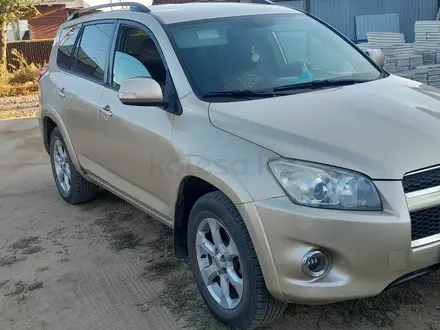 Toyota RAV4 2010 года за 6 400 000 тг. в Актобе – фото 2