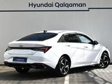 Hyundai Elantra 2021 года за 11 190 000 тг. в Алматы – фото 2