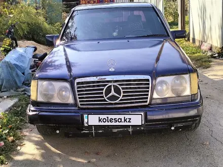 Mercedes-Benz E 230 1990 года за 950 000 тг. в Алматы – фото 5