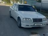 Mercedes-Benz C 200 1997 годаүшін2 000 000 тг. в Атырау