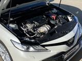 Toyota Camry 2019 года за 15 500 000 тг. в Уральск – фото 4