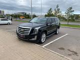 Cadillac Escalade 2019 года за 30 000 000 тг. в Астана