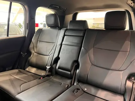 Toyota Land Cruiser Prestige 2025 года за 61 758 627 тг. в Алматы – фото 11