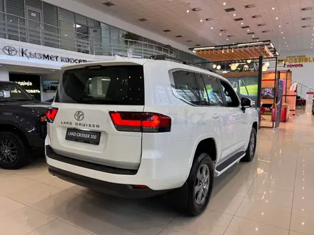 Toyota Land Cruiser Prestige 2025 года за 61 758 627 тг. в Алматы – фото 4