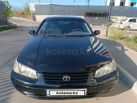 Toyota Camry 2000 года за 3 600 000 тг. в Алматы – фото 19