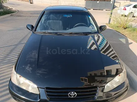 Toyota Camry 2000 года за 3 600 000 тг. в Алматы – фото 20