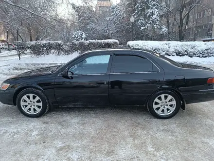 Toyota Camry 2000 года за 3 600 000 тг. в Алматы – фото 7