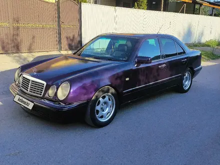 Mercedes-Benz E 230 1996 года за 2 000 000 тг. в Алматы – фото 5