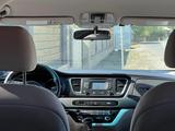 Kia Carnival 2016 года за 12 500 000 тг. в Туркестан – фото 5