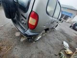 Chevrolet Niva 2007 года за 750 000 тг. в Шымкент – фото 2