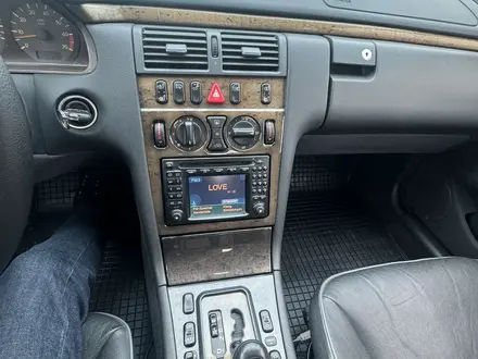 Mercedes-Benz E 280 2000 года за 5 700 000 тг. в Шымкент – фото 10