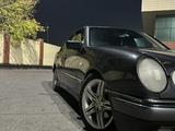 Mercedes-Benz E 230 1996 года за 2 200 000 тг. в Караганда – фото 4