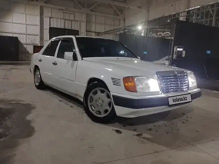 Mercedes-Benz E 230 1987 года за 2 000 000 тг. в Тараз – фото 8