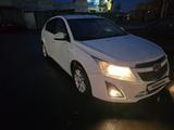 Chevrolet Cruze 2013 годаfor3 300 000 тг. в Астана – фото 2