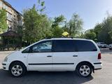 Volkswagen Sharan 2002 года за 3 500 000 тг. в Шымкент – фото 2