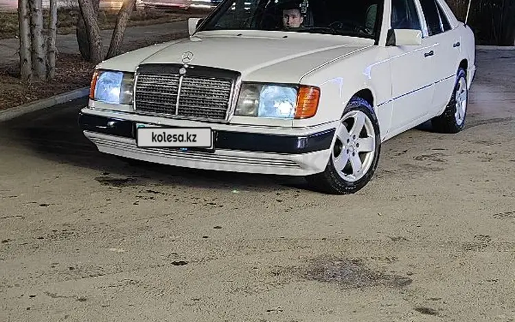 Mercedes-Benz E 320 1991 годаfor2 800 000 тг. в Алматы