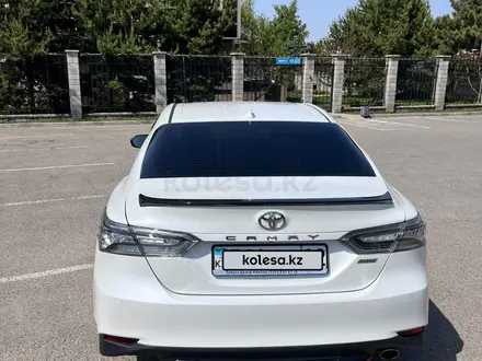 Toyota Camry 2020 года за 18 000 000 тг. в Караганда – фото 2