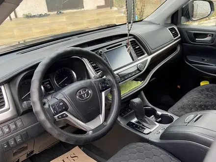 Toyota Highlander 2014 года за 18 000 000 тг. в Семей – фото 8