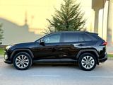 Toyota RAV4 2021 года за 13 500 000 тг. в Атырау – фото 4