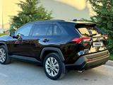 Toyota RAV4 2021 года за 13 500 000 тг. в Атырау – фото 5