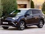 Toyota RAV4 2016 года за 10 500 000 тг. в Шымкент