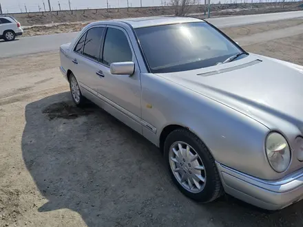 Mercedes-Benz E 230 1996 года за 2 700 000 тг. в Кызылорда – фото 2