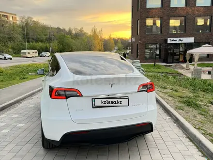 Tesla Model Y 2023 года за 19 500 000 тг. в Алматы – фото 4
