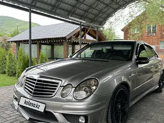Mercedes-Benz E 320