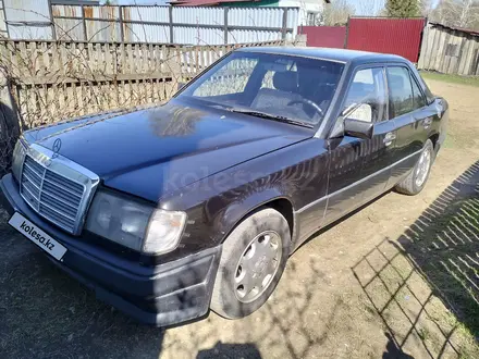 Mercedes-Benz E 200 1993 года за 1 650 000 тг. в Усть-Каменогорск – фото 2