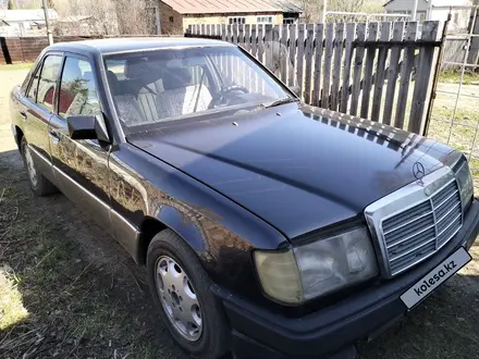 Mercedes-Benz E 200 1993 года за 1 650 000 тг. в Усть-Каменогорск – фото 3