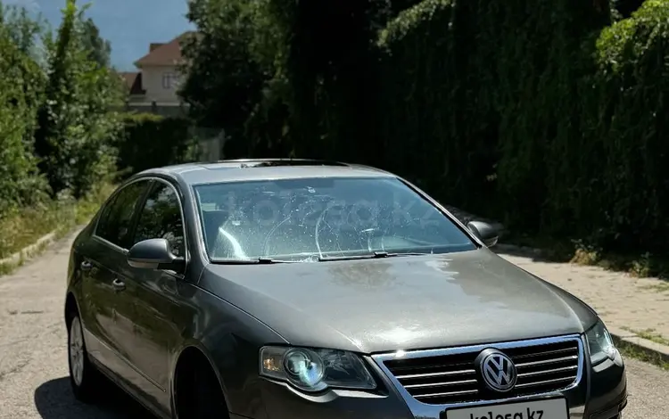 Volkswagen Passat 2005 годаүшін3 500 000 тг. в Алматы