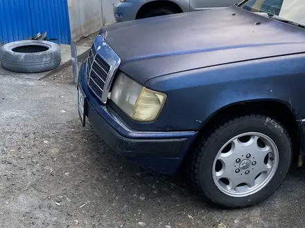 Mercedes-Benz E 200 1991 года за 1 400 000 тг. в Талдыкорган – фото 4