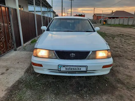 Toyota Avalon 1995 годаүшін2 400 000 тг. в Шымкент