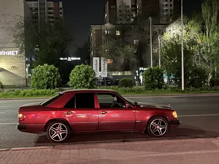 Mercedes-Benz E 260 1991 года за 1 900 000 тг. в Алматы