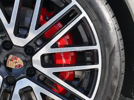 Porsche Cayenne GTS 2025 года за 113 625 000 тг. в Астана – фото 15